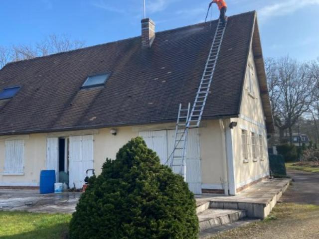 Rénovation complète d'une toiture et d'une façade à Meaux par Jeremy Couverture